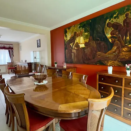 House With 5 Bedrooms Near Brussels Holiday home *