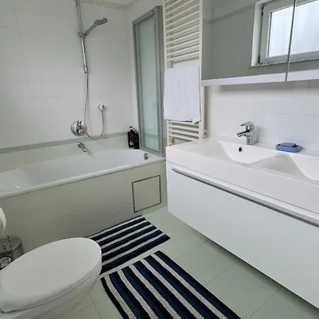 House With 5 Bedrooms Near Brussels Holiday home Wemmel