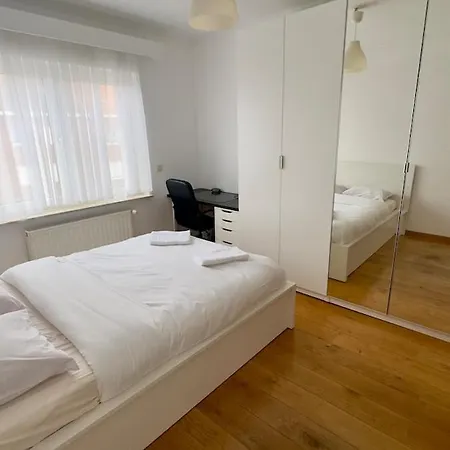 House With 5 Bedrooms Near Brussels Holiday home Wemmel